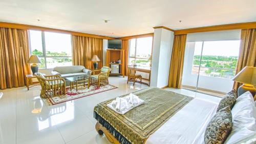 Bang Kung Hotel | K Park Grand Hotel