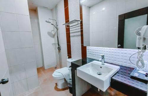 Talat Hotel | The Harbour Front Hotel