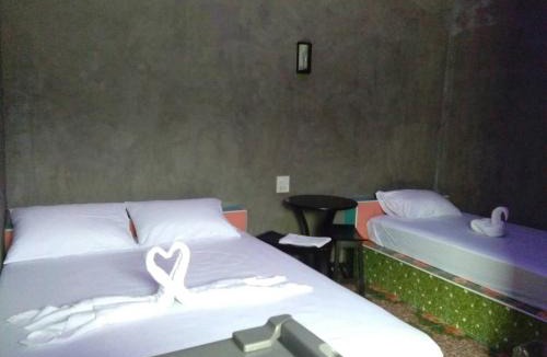 Ban Bueng Resort | เจิดจรัสรีสอร์ทโรงแรม24ชม