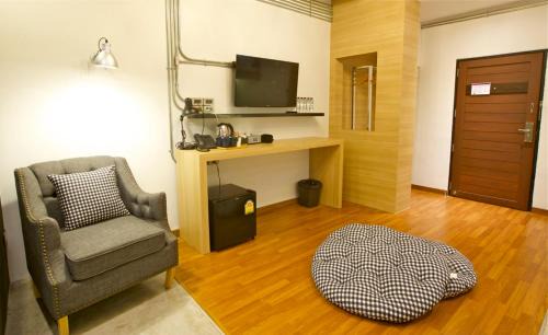 Khlang Hotel | The Plug Hotel