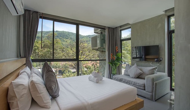 Scenic Green Hill Views 4BR Villa Jeanny