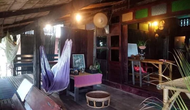 Natural High Beach Cafe & Homestay