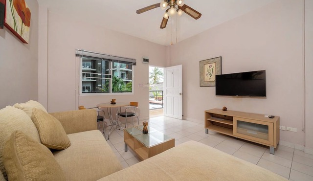 Jungceylon Villa in Patong by Lofty