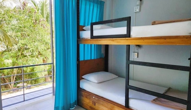 Theppahrak Hostel Khaolak