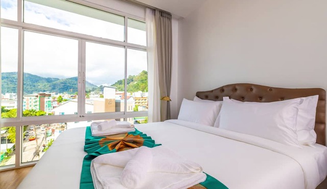 Meet Holiday International Hotel