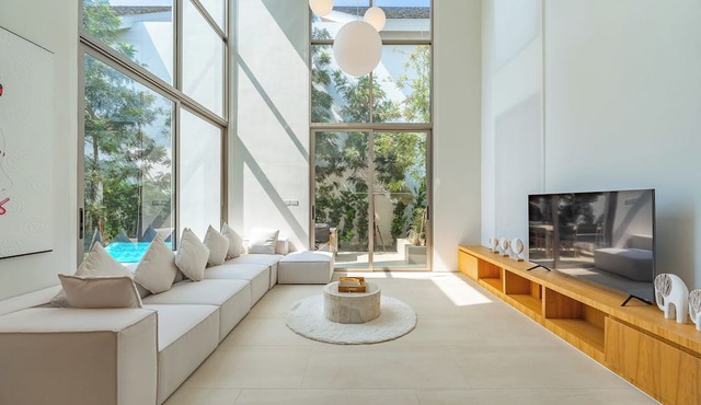 New Stunning Villa Very Modern V183