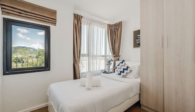 Prime Condo Near Mall & Old Town C185