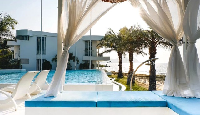 Ocean Beachfront Smart Unit