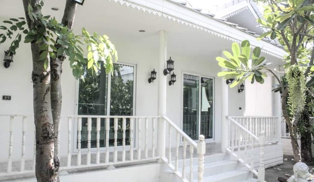 Bananaleaf Wedding Cafe & Resort