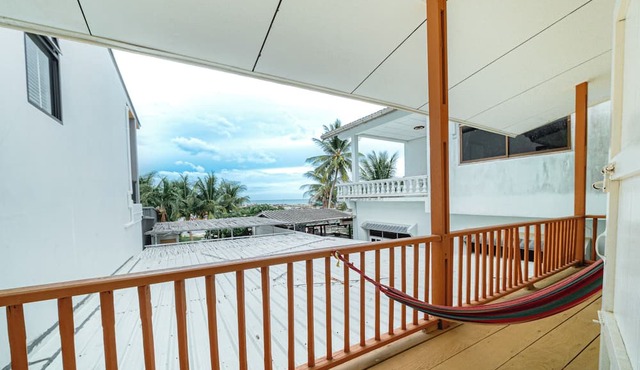GAO Phala beachfront hostel & pool villa