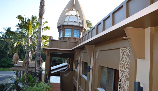 B Square Hotel
