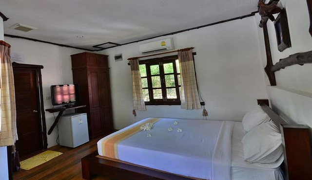 Alongkot Beach Resort Khanom