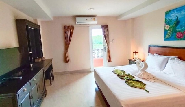 Rayong Lanna Hotel