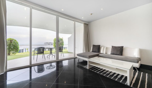 Spacious Serenity - Quiet One Bedroom