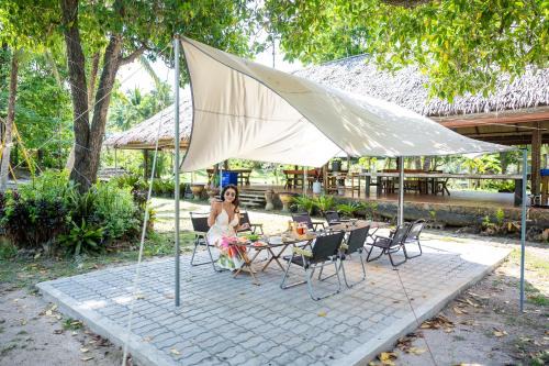 Sawasdee Lagoon Camping & Restaurant