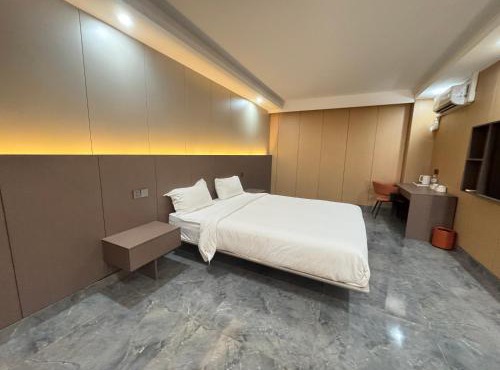 Chonburi Grand Hotel 春武里大酒店