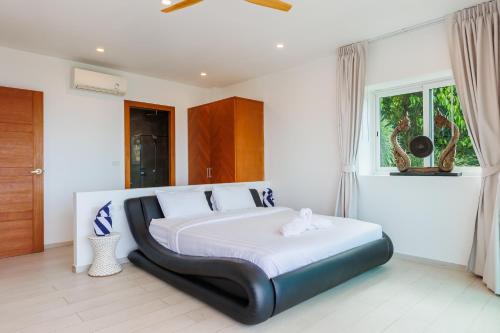 SunTien a spectacular 4br beach front pool villa