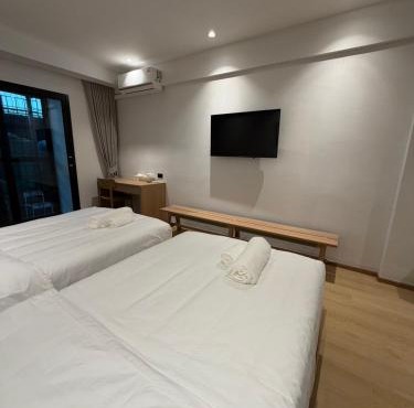 611 Hotel