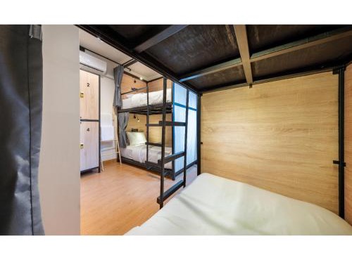 Siam Subway Hostel and Café